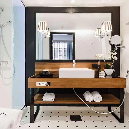 F6, Ascend Collection 3* Helsinki
