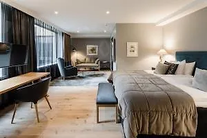 F6, Ascend Collection Hotel 3*